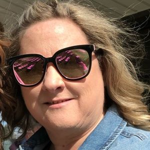 Meet your Posher, Michele